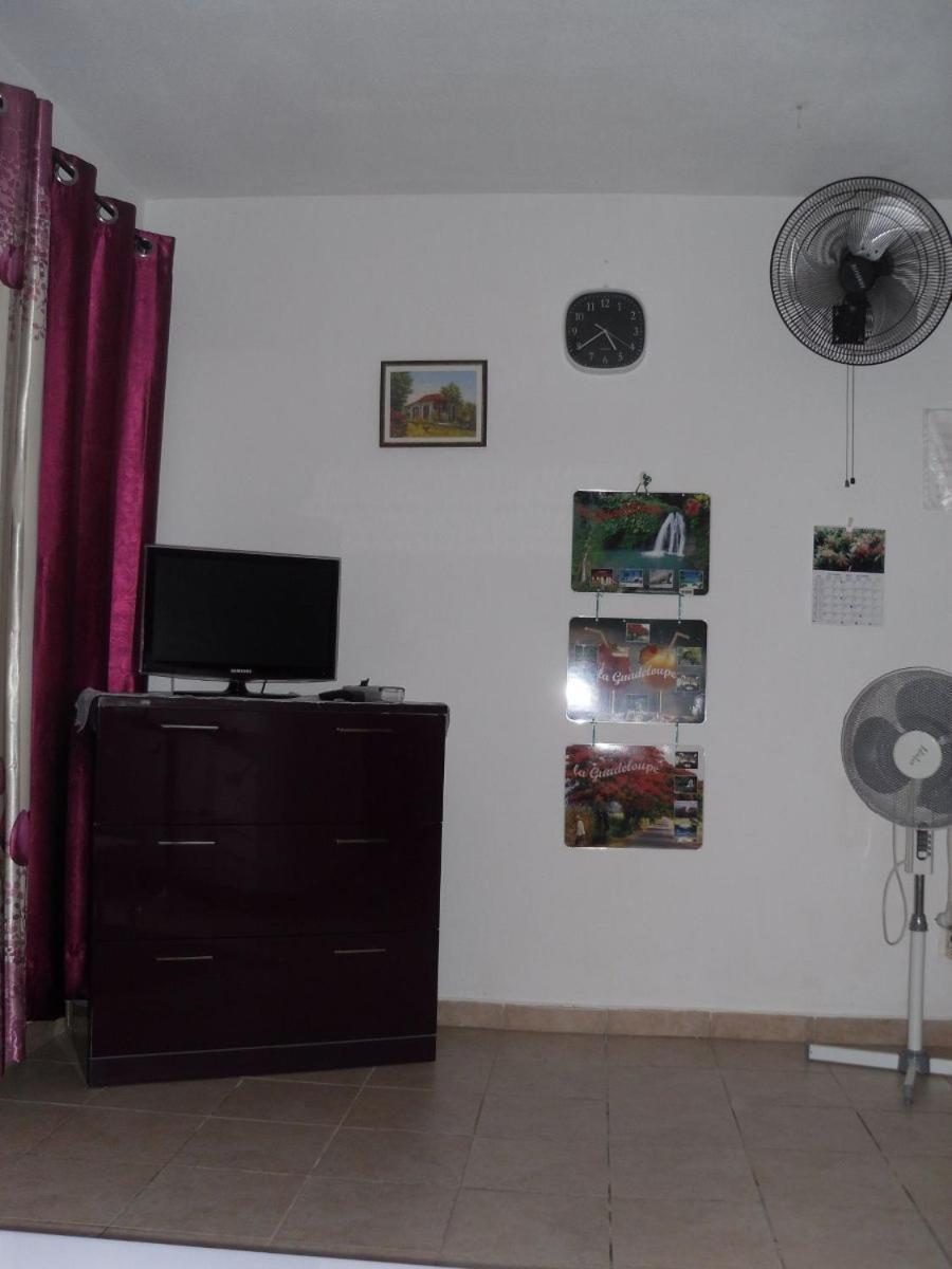 Du Cote De Sainte-Anne Apartment Екстериор снимка